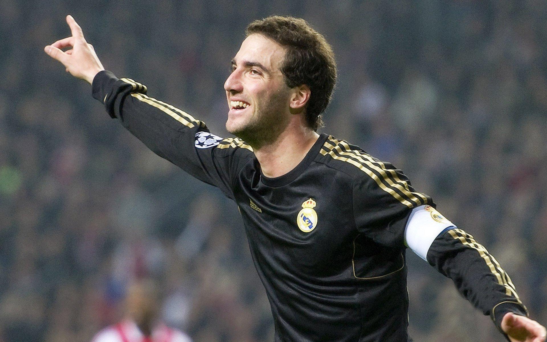 姚明零距离，主席化身球探亲临一线，中国男篮力克菲律宾信心倍增