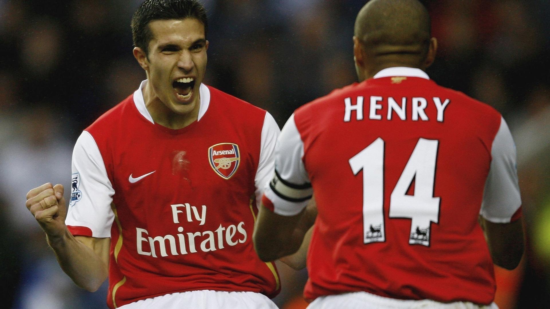 足坛一夜风云，那不勒斯八连胜强势登顶，皇马三红牌创尴尬历史