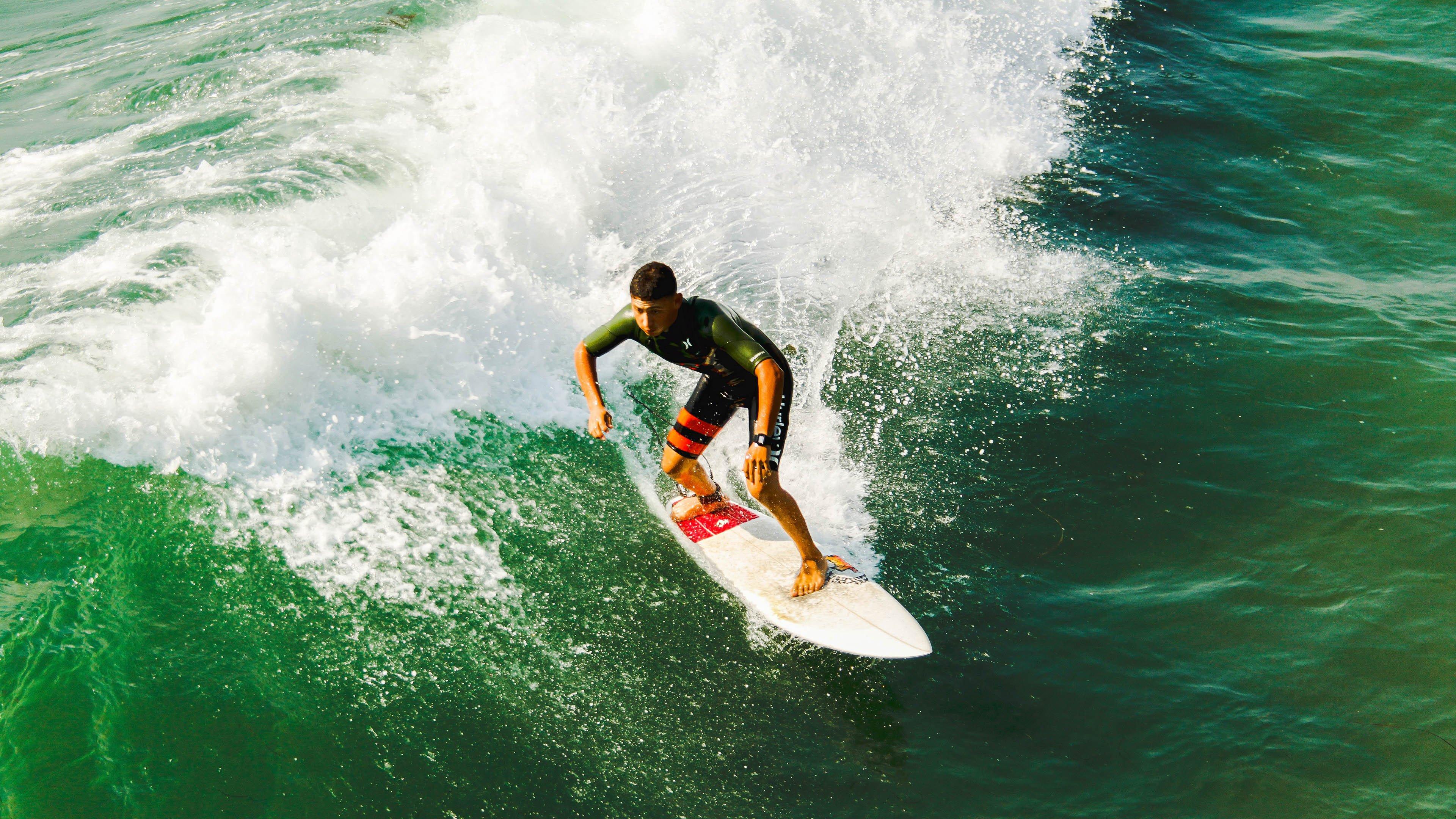 亚青赛半场战罢，韩国队攻势如潮两球领先中国澳门队
